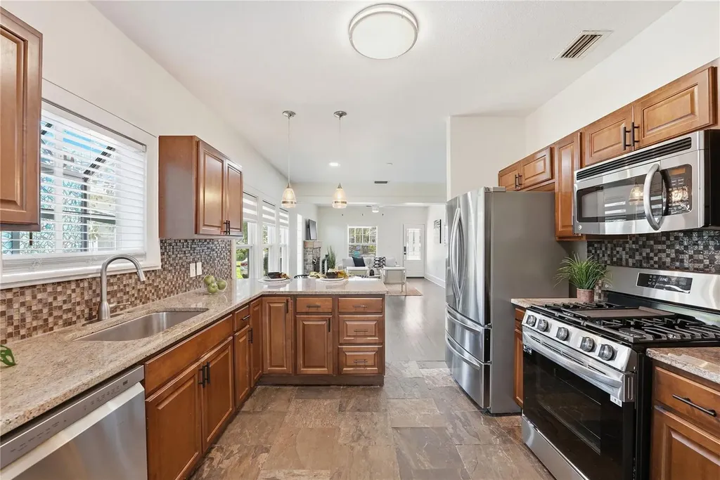 204 N Brown Avenue Orlando FL 32801