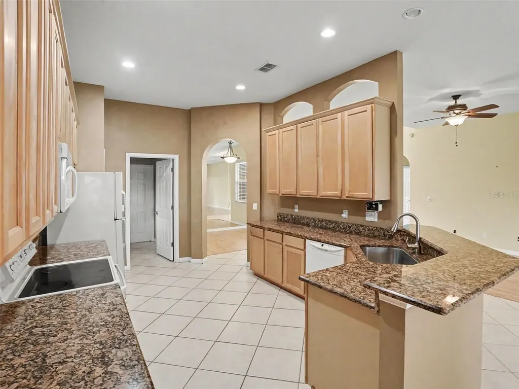 864 Lakeworth Circle Lake Mary FL 32746
