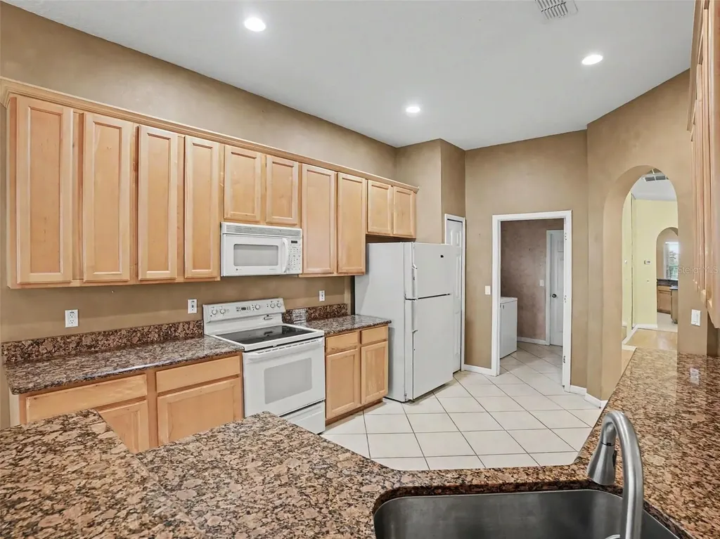 864 Lakeworth Circle Lake Mary FL 32746