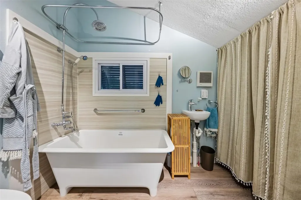 24521 Snail Road Astor FL 32102