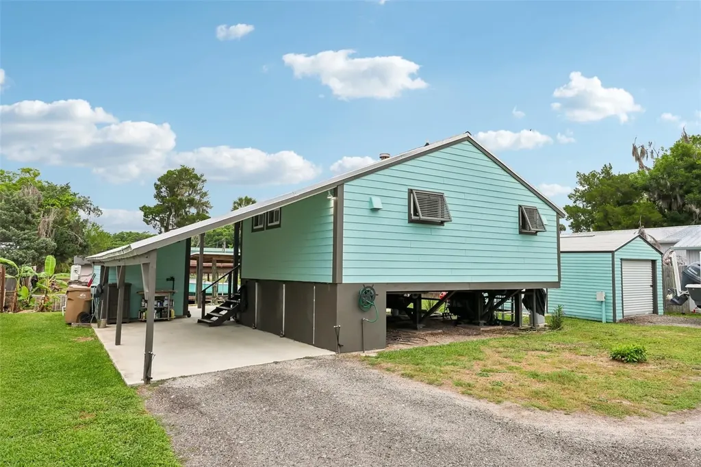 24521 Snail Road Astor FL 32102