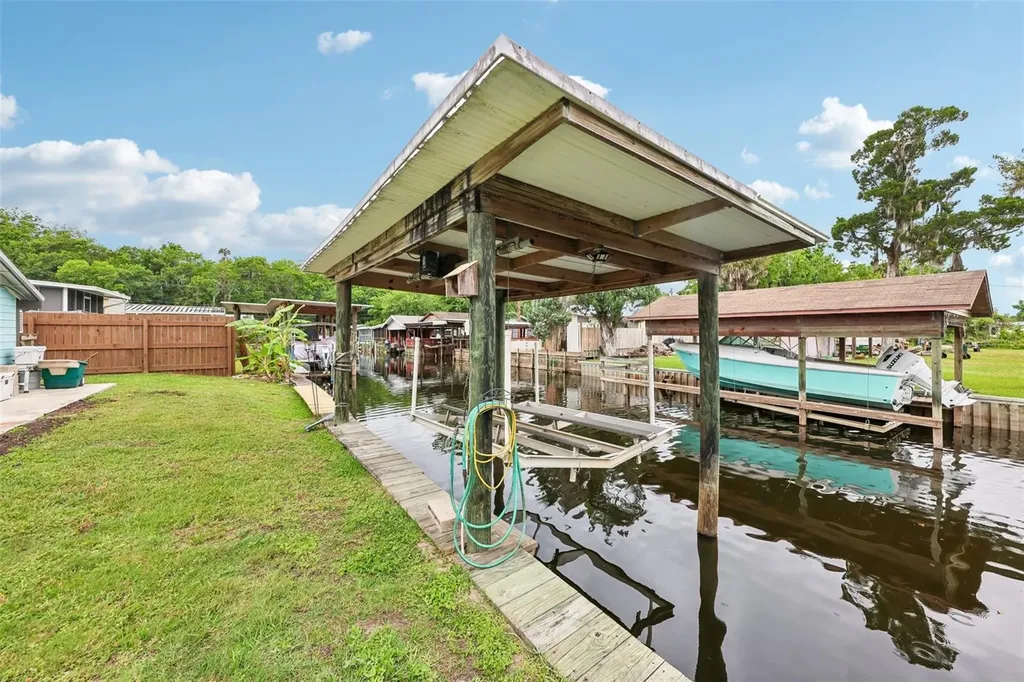 24521 Snail Road Astor FL 32102