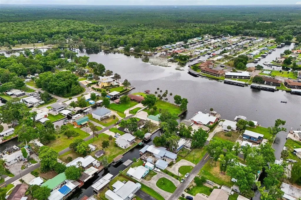 24521 Snail Road Astor FL 32102