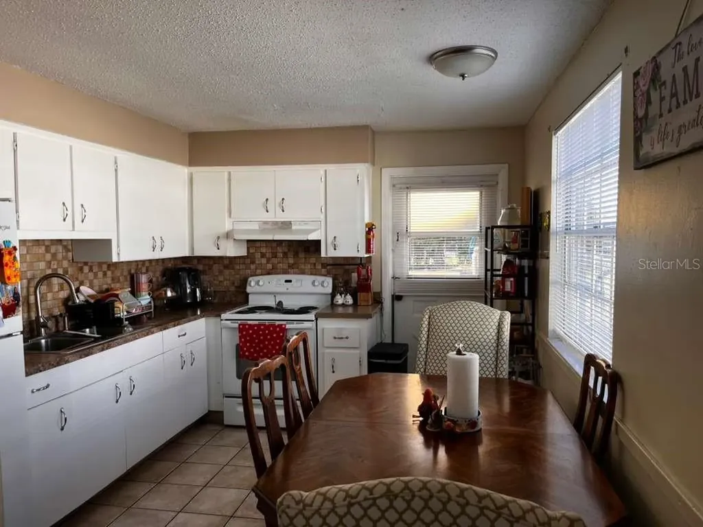 2804 52nd Avenue Drive W Bradenton FL 34207