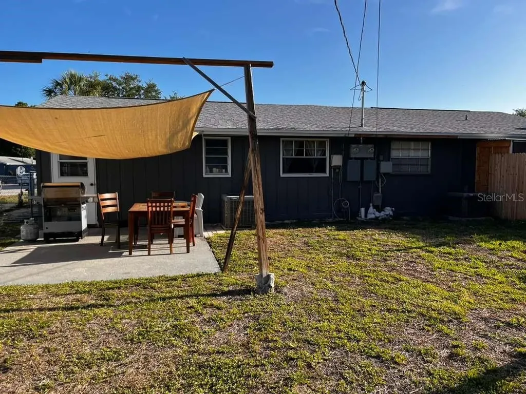 2804 52nd Avenue Drive W Bradenton FL 34207