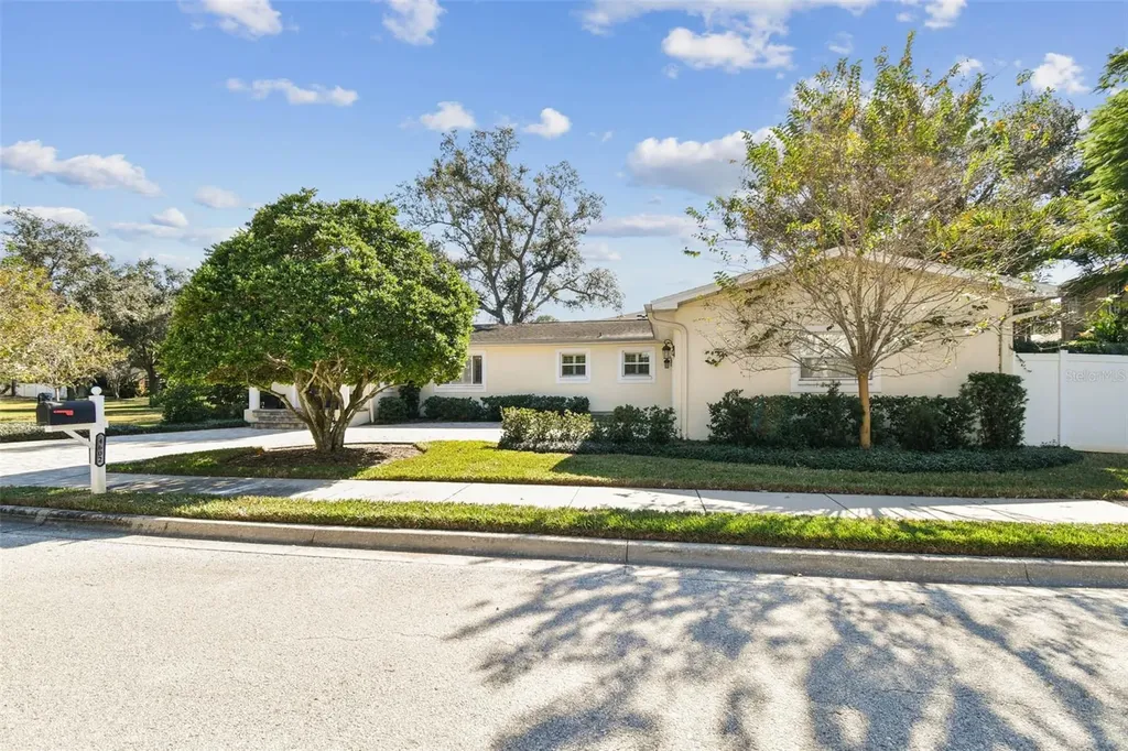4602 W Browning Avenue Tampa FL 33629