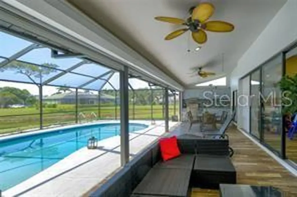 4931 Fallcrest Circle Sarasota FL 34233
