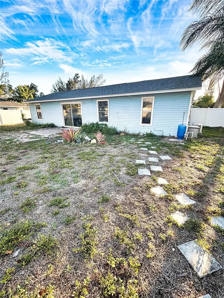 2923 SW 11th Court Cape Coral FL 33914