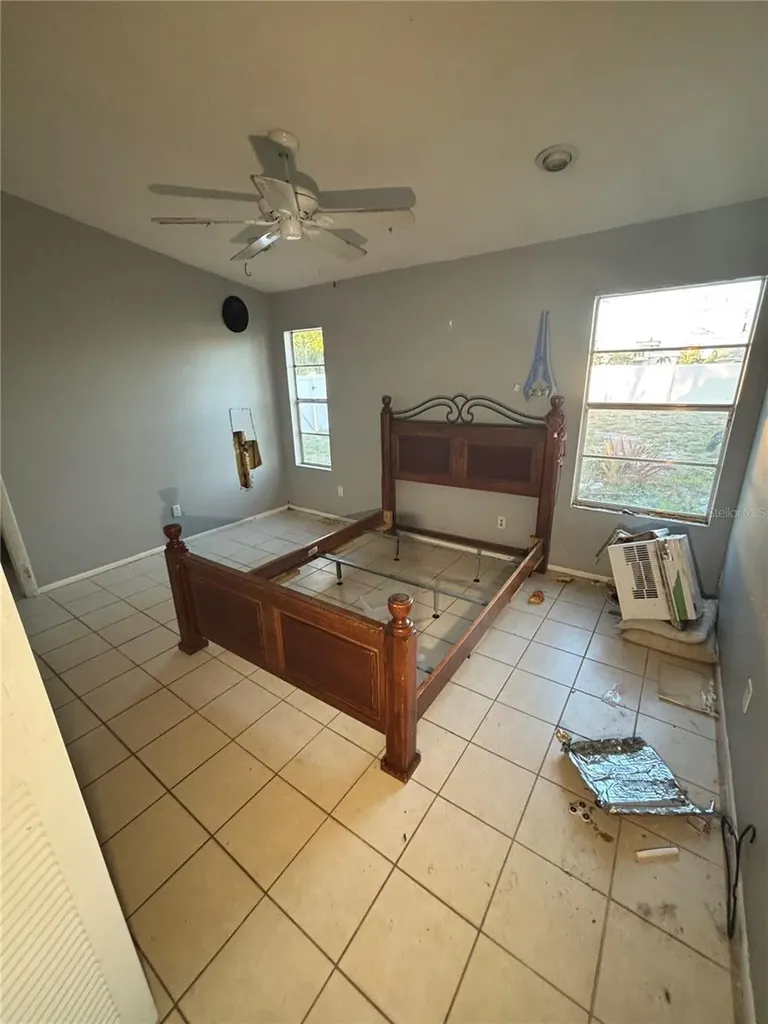 2923 SW 11th Court Cape Coral FL 33914