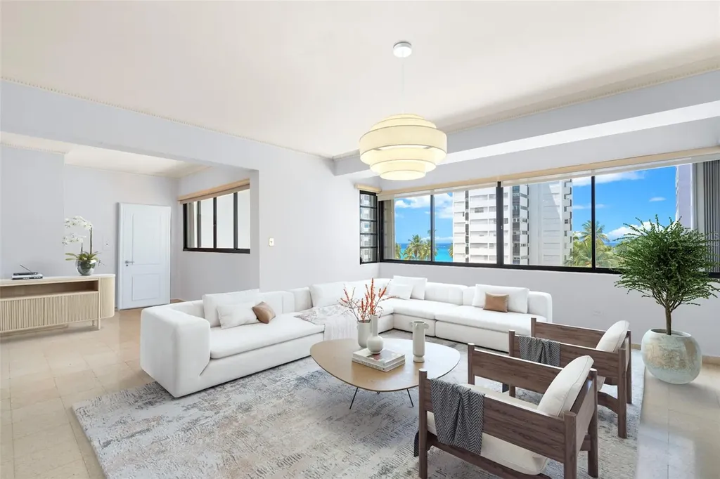 61 Kings Court San Juan PR 00911