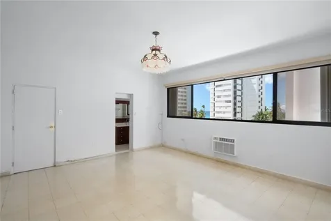 61 Kings Court San Juan PR 00911