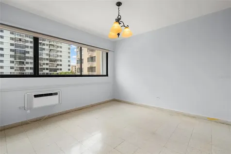 61 Kings Court San Juan PR 00911