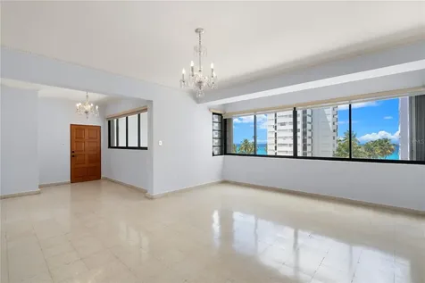 61 Kings Court San Juan PR 00911