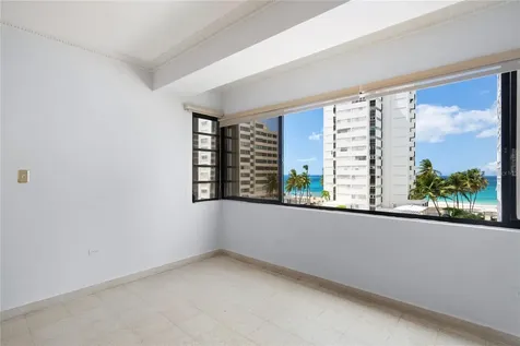 61 Kings Court San Juan PR 00911