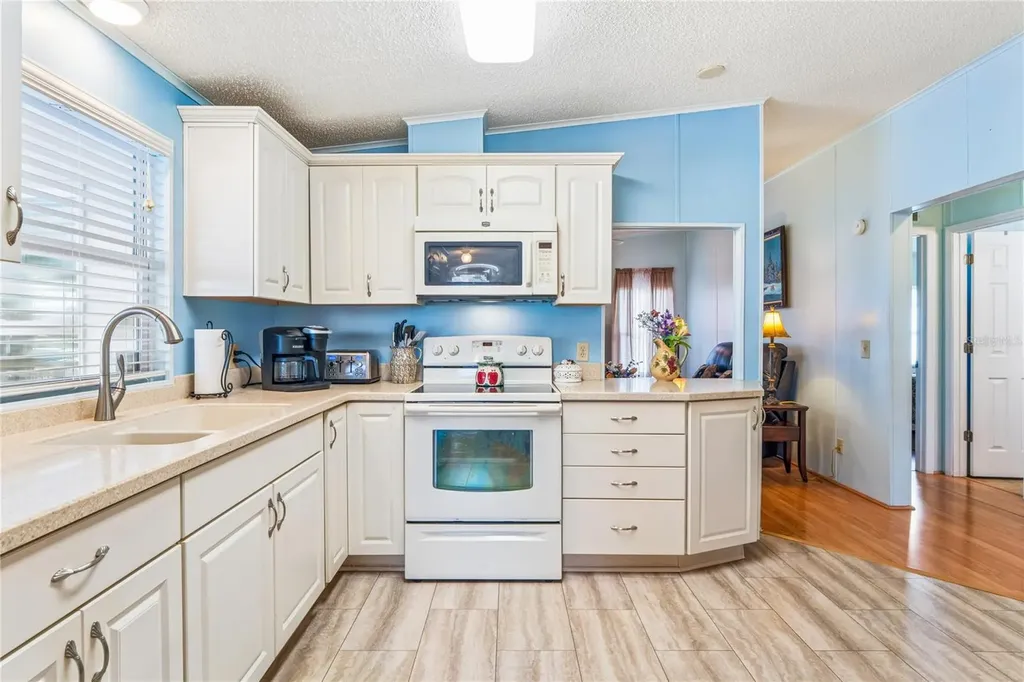 7136 Valor Street Zephyrhills FL 33541