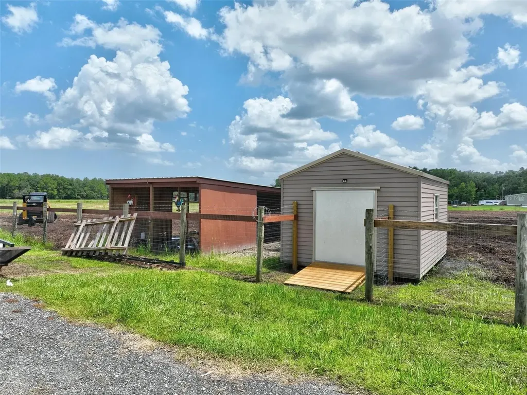 596 E County Road 90 Bunnell FL 32110