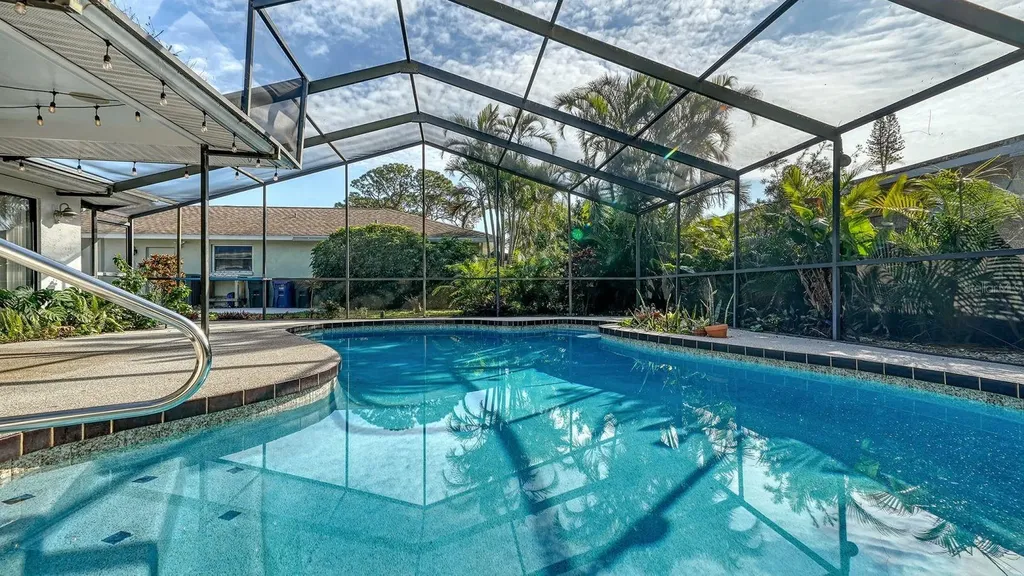 2291 Pine View Circle Sarasota FL 34231