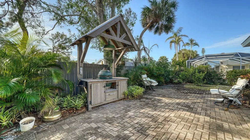 2291 Pine View Circle Sarasota FL 34231