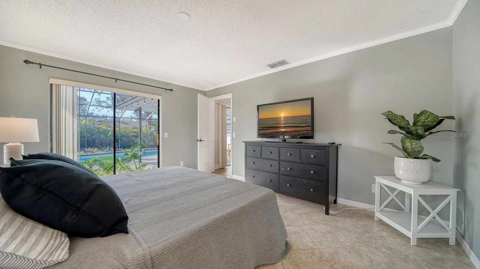2291 Pine View Circle Sarasota FL 34231
