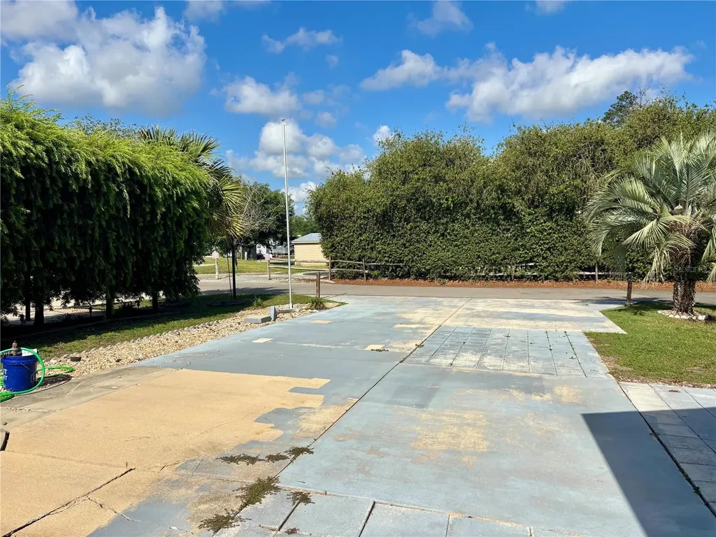 3273 NE 102nd Avenue Road Silver Springs FL 34488