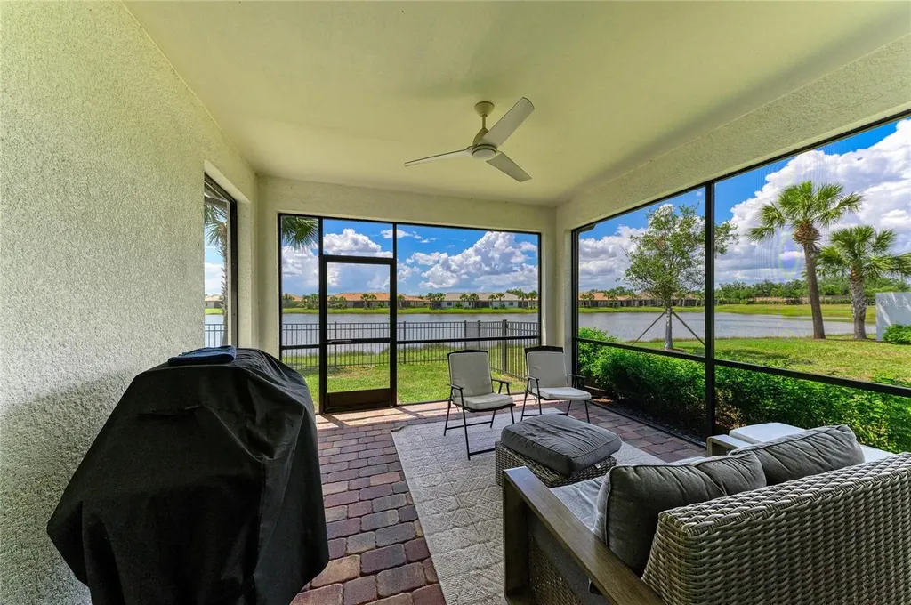 7018 Holbrook Cove Bradenton FL 34202
