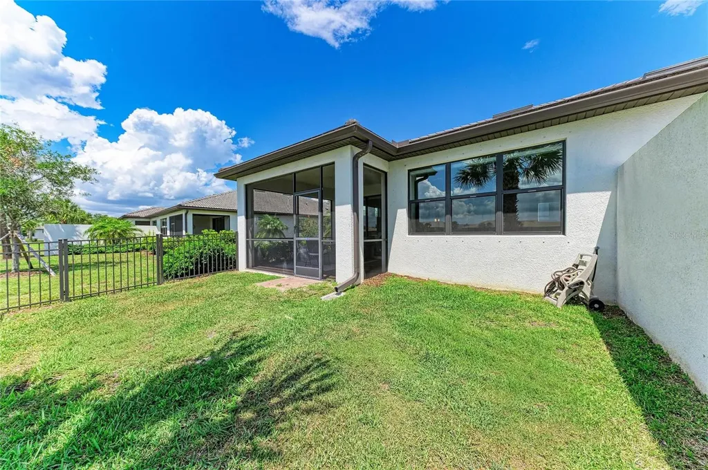 7018 Holbrook Cove Bradenton FL 34202
