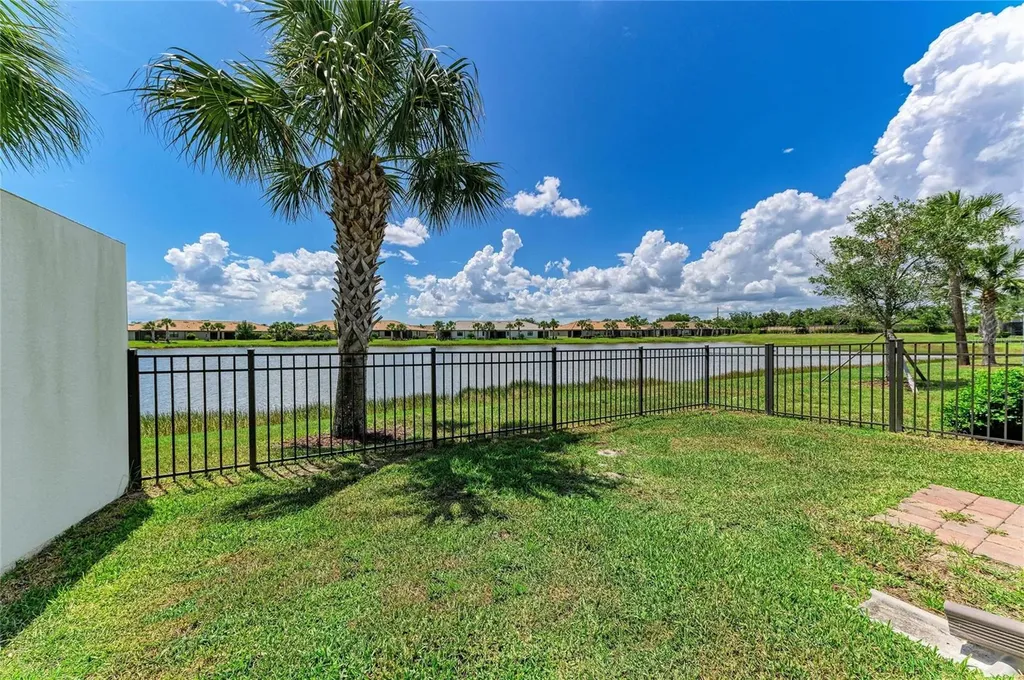 7018 Holbrook Cove Bradenton FL 34202