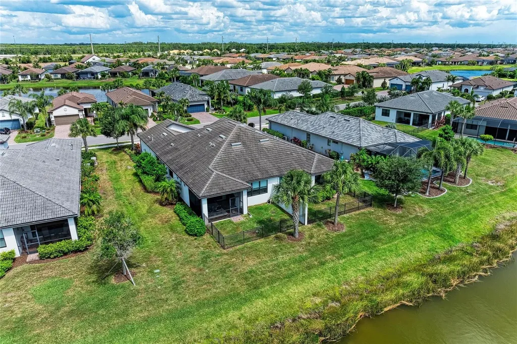 7018 Holbrook Cove Bradenton FL 34202