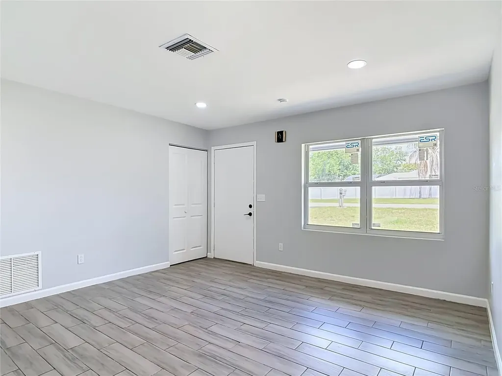 2096 W Atmore Circle Deltona FL 32725