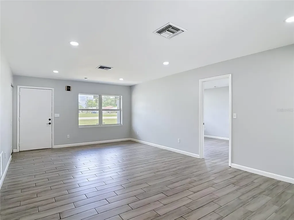2096 W Atmore Circle Deltona FL 32725