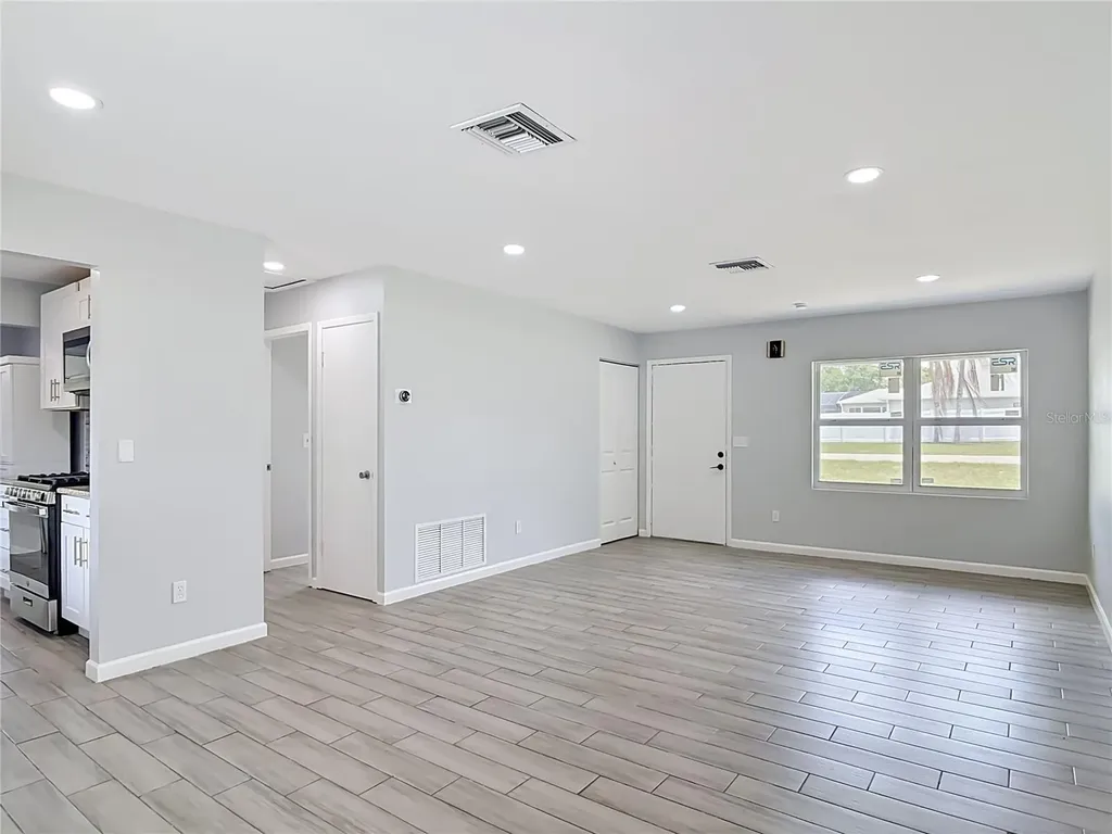 2096 W Atmore Circle Deltona FL 32725