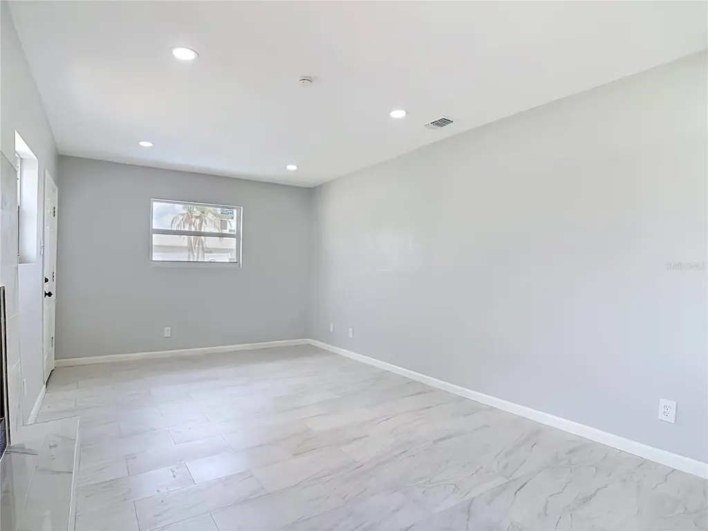 2096 W Atmore Circle Deltona FL 32725