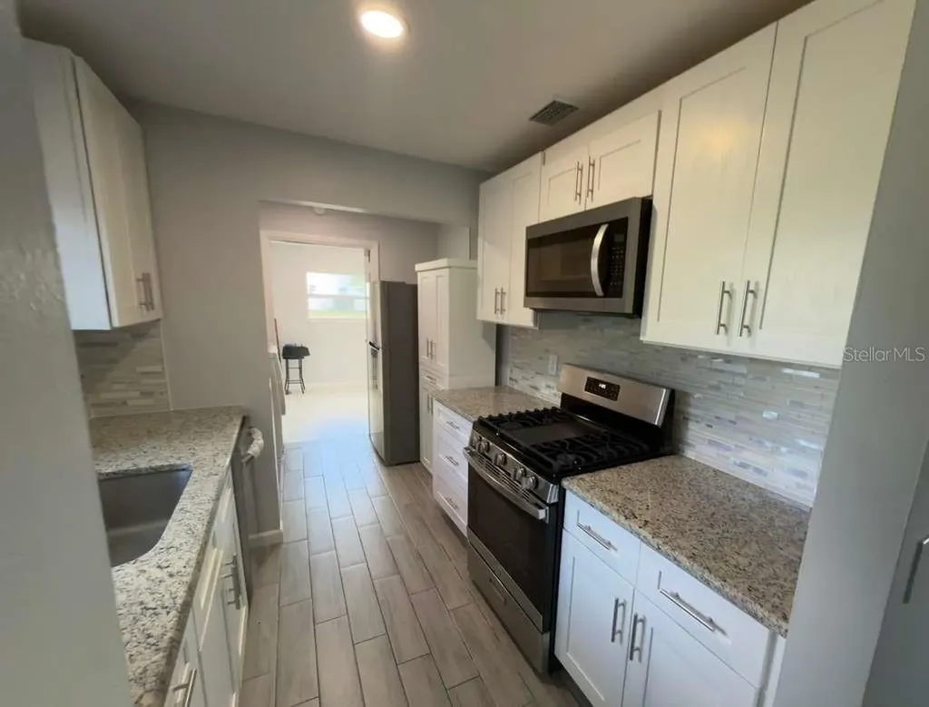 2096 W Atmore Circle Deltona FL 32725