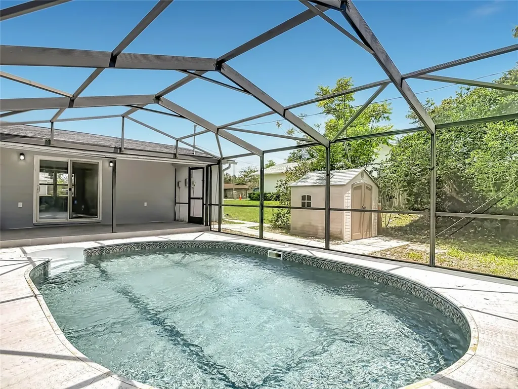 2096 W Atmore Circle Deltona FL 32725