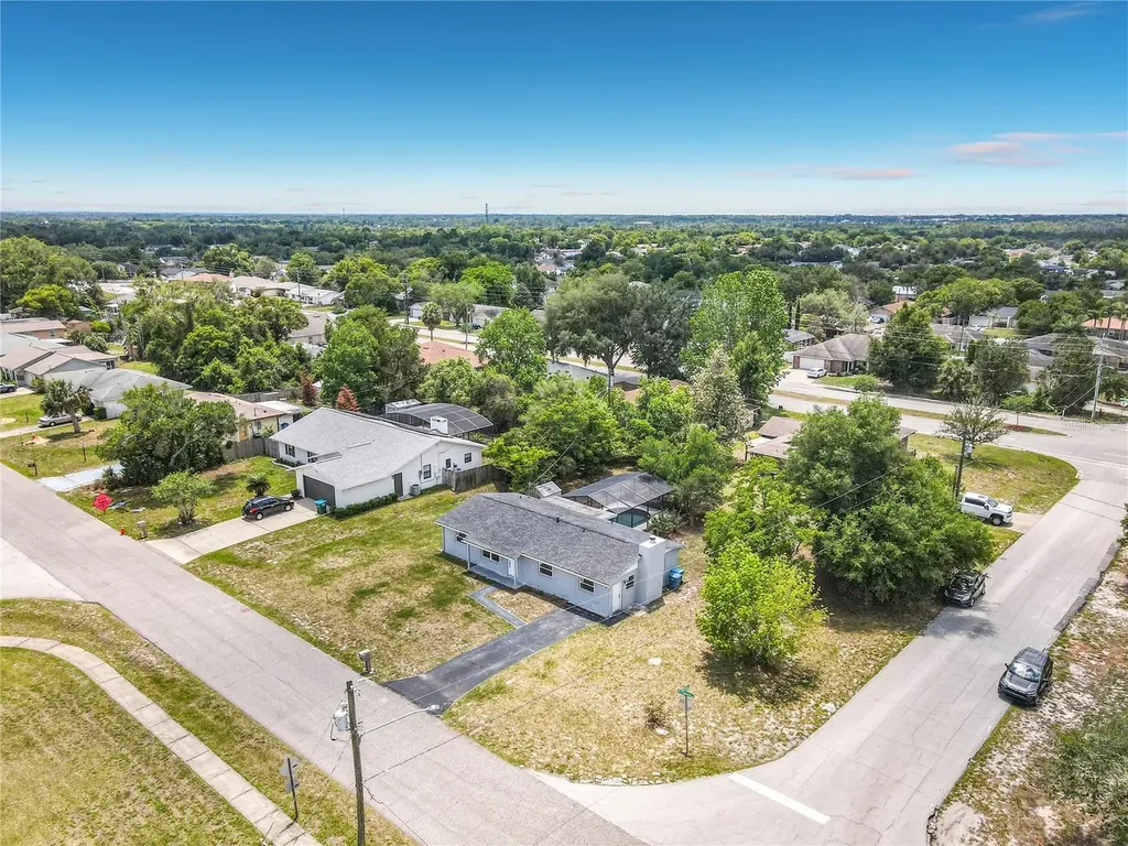 2096 W Atmore Circle Deltona FL 32725