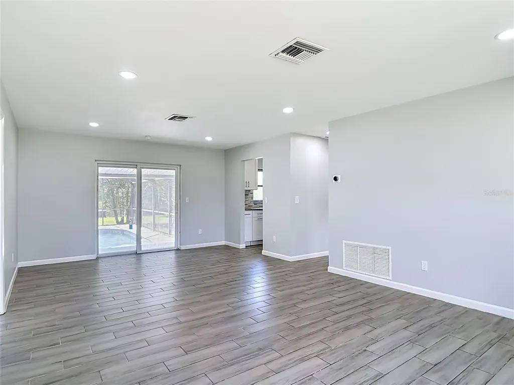 2096 W Atmore Circle Deltona FL 32725