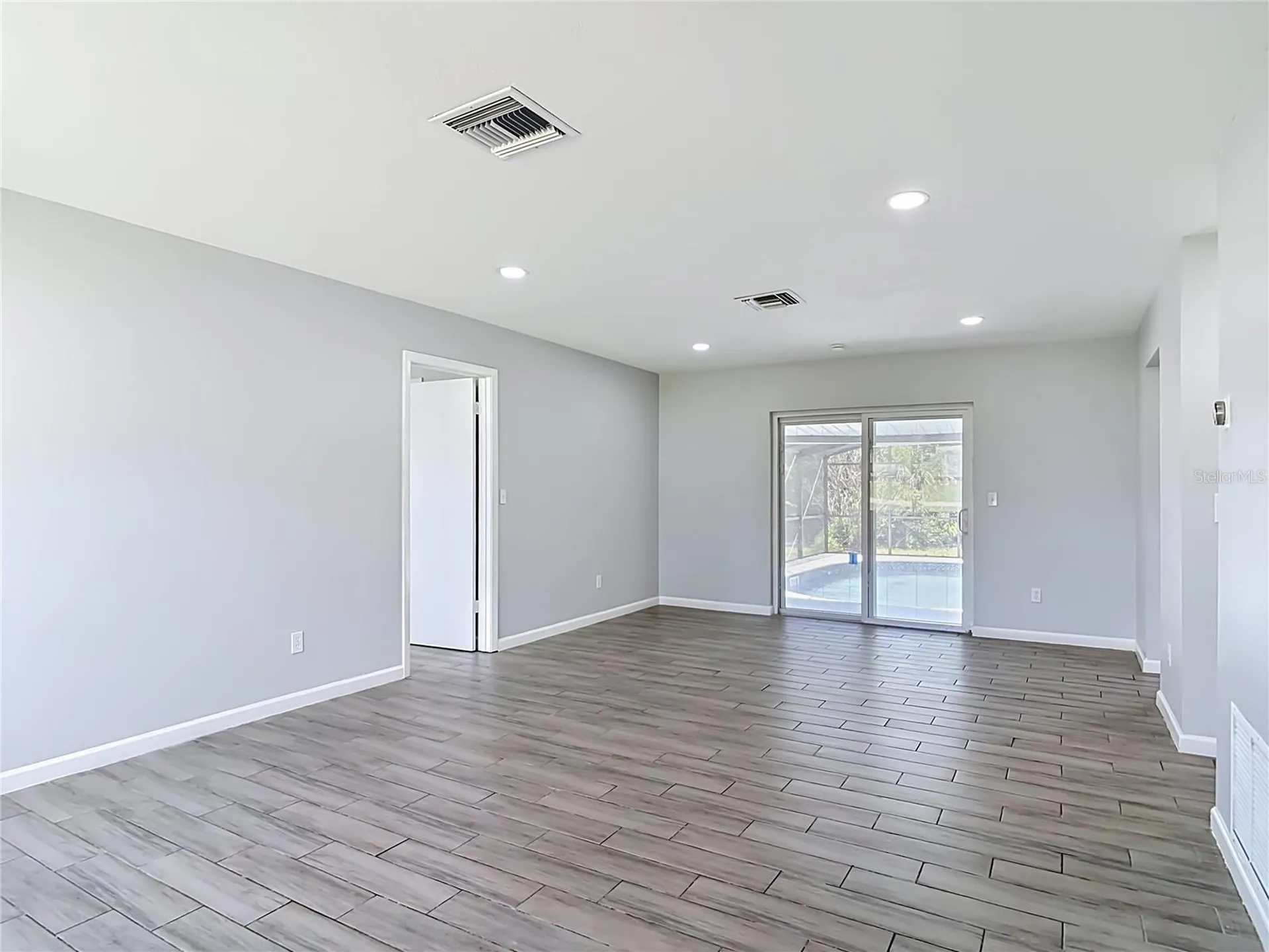 2096 W Atmore Circle Deltona FL 32725