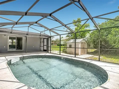 2096 W Atmore Circle Deltona FL 32725