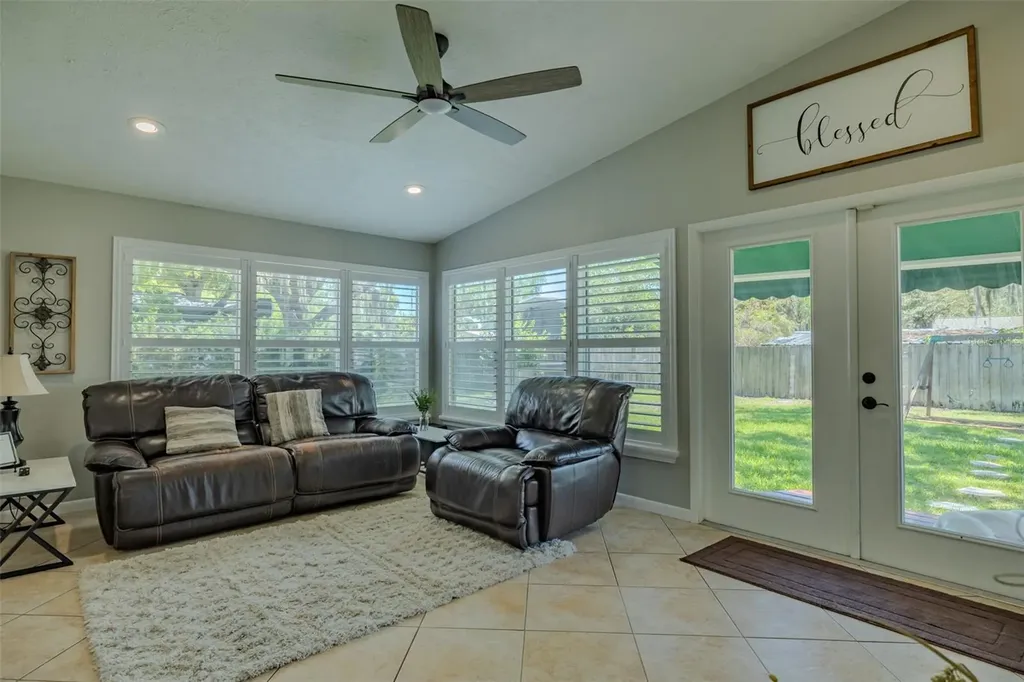 2532 Lake Ellen Lane Tampa FL 33618