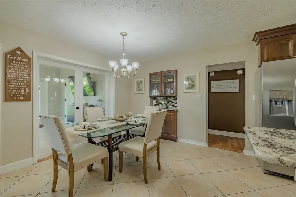 2532 Lake Ellen Lane Tampa FL 33618