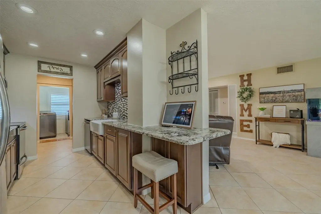 2532 Lake Ellen Lane Tampa FL 33618