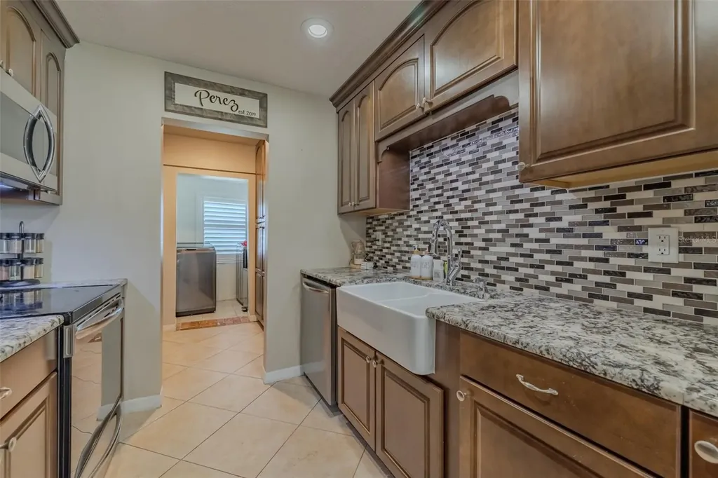 2532 Lake Ellen Lane Tampa FL 33618