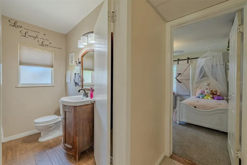2532 Lake Ellen Lane Tampa FL 33618