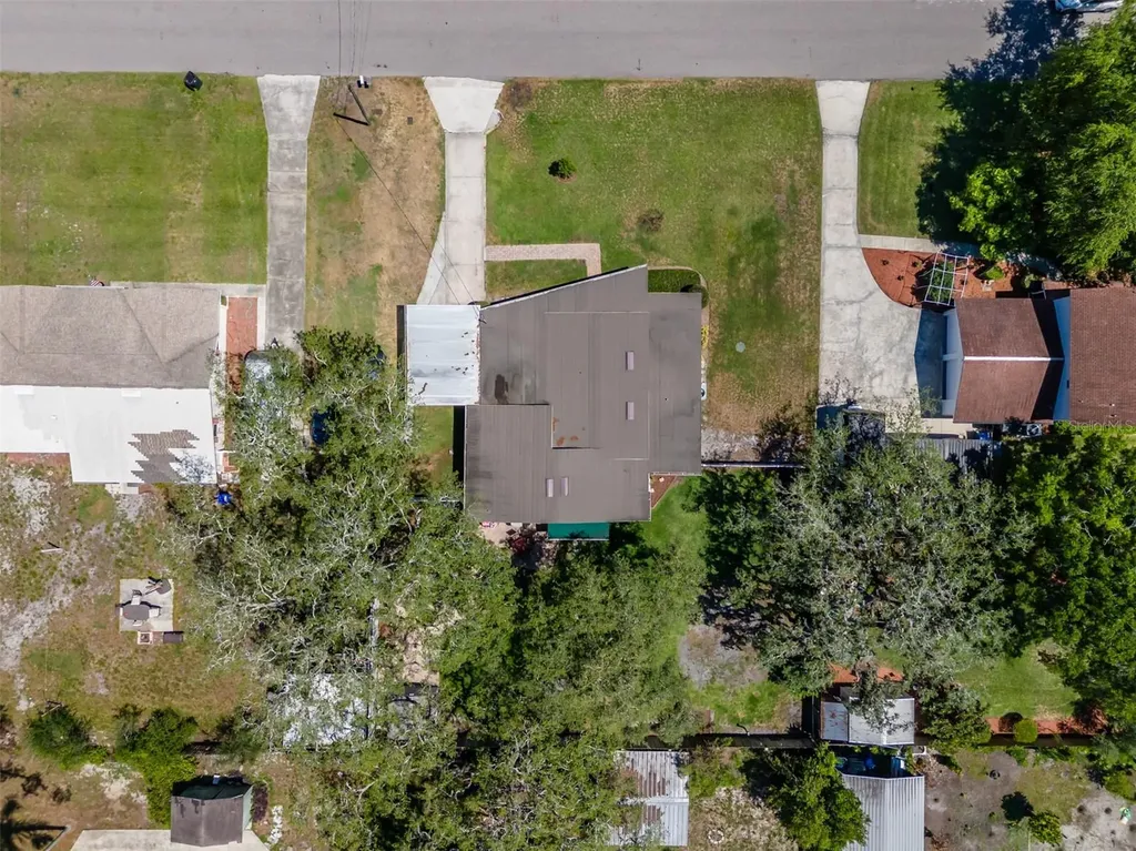 2532 Lake Ellen Lane Tampa FL 33618
