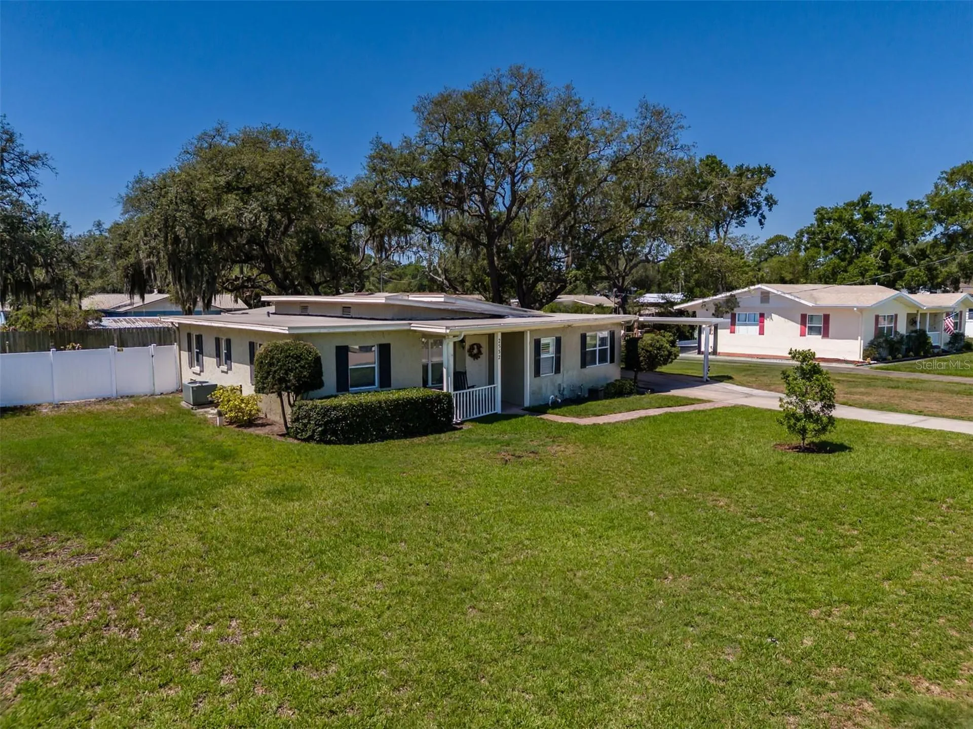 2532 Lake Ellen Lane Tampa FL 33618