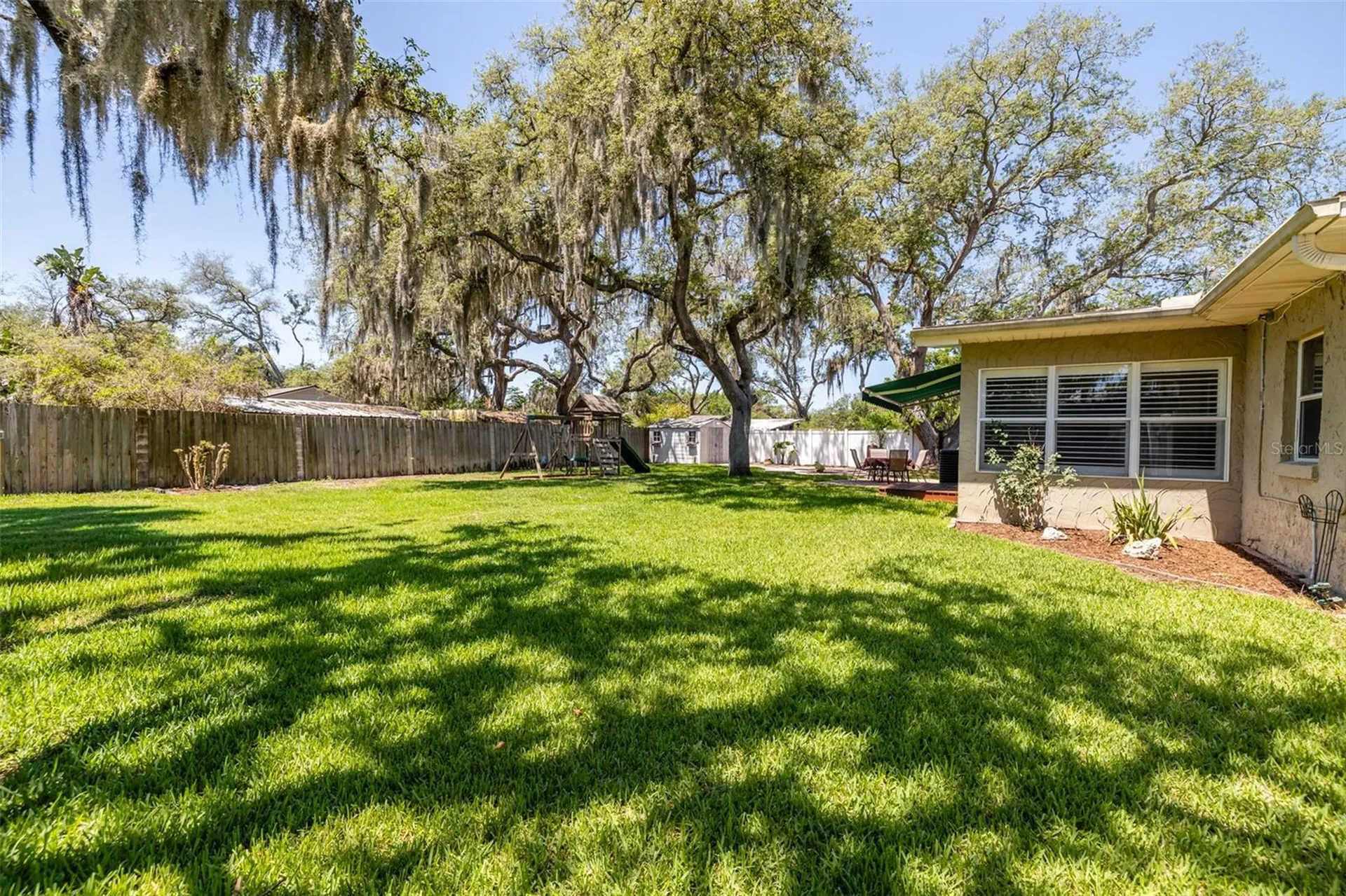 2532 Lake Ellen Lane Tampa FL 33618