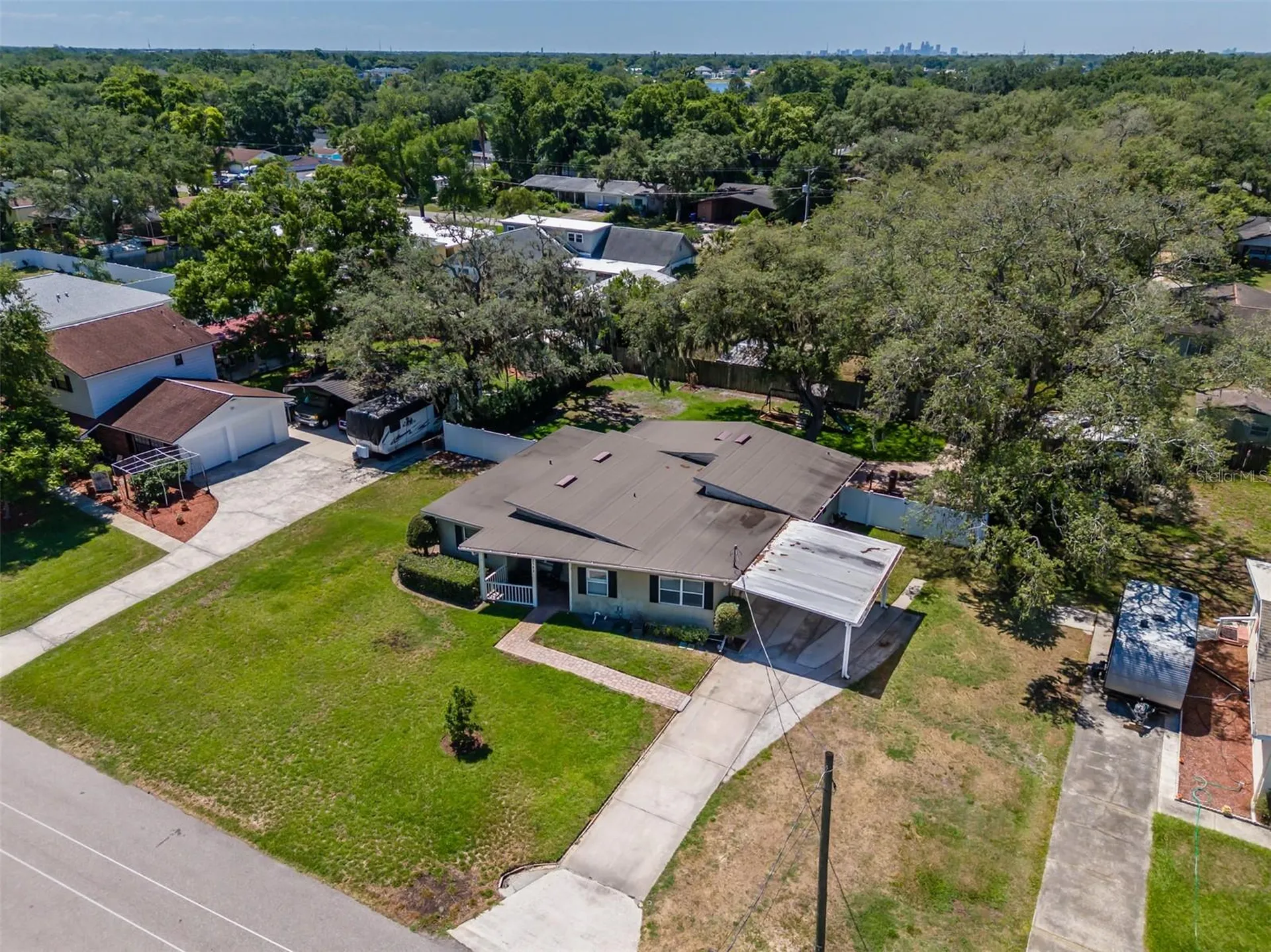 2532 Lake Ellen Lane Tampa FL 33618
