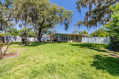 2532 Lake Ellen Lane Tampa FL 33618