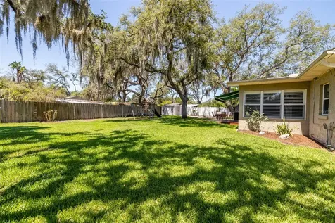 2532 Lake Ellen Lane Tampa FL 33618