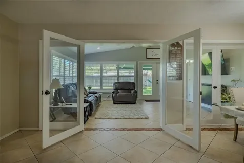 2532 Lake Ellen Lane Tampa FL 33618